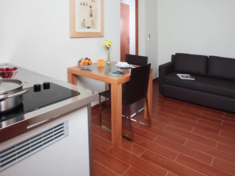 Apartamentos Turisticos Madanis L’Hospitalet de Llobregat 0*,  Spanien