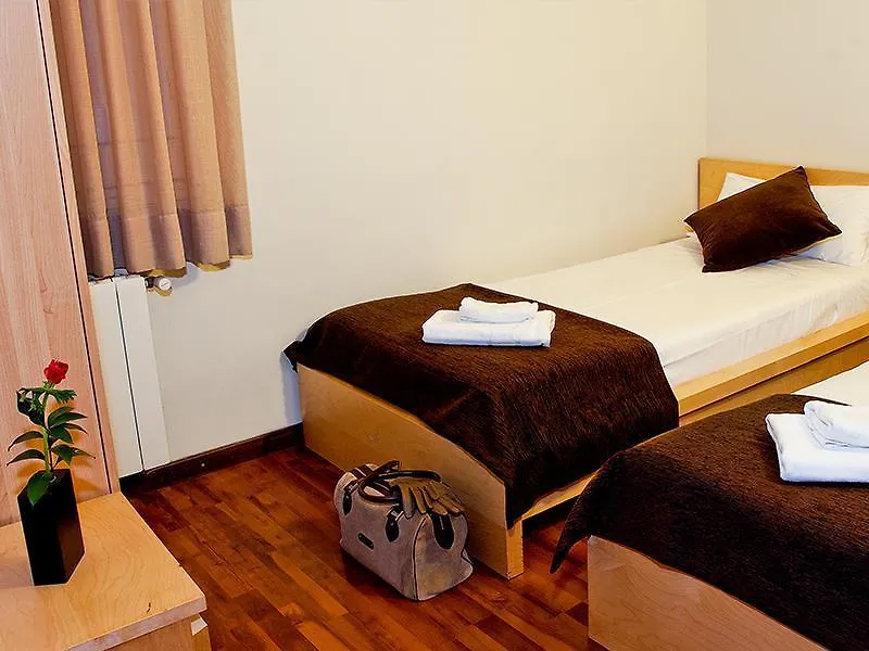 Apartamentos Turisticos Madanis L’Hospitalet de Llobregat