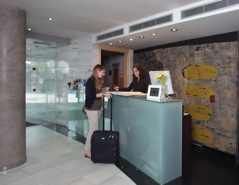 Apartamentos Turisticos Madanis L’Hospitalet de Llobregat