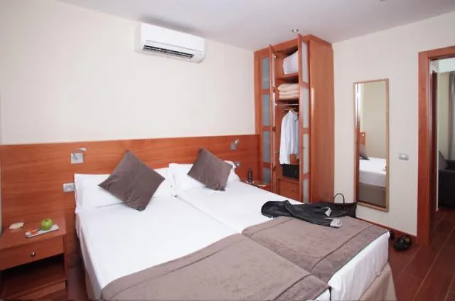 Apartamentos Turisticos Madanis L’Hospitalet de Llobregat 0*,