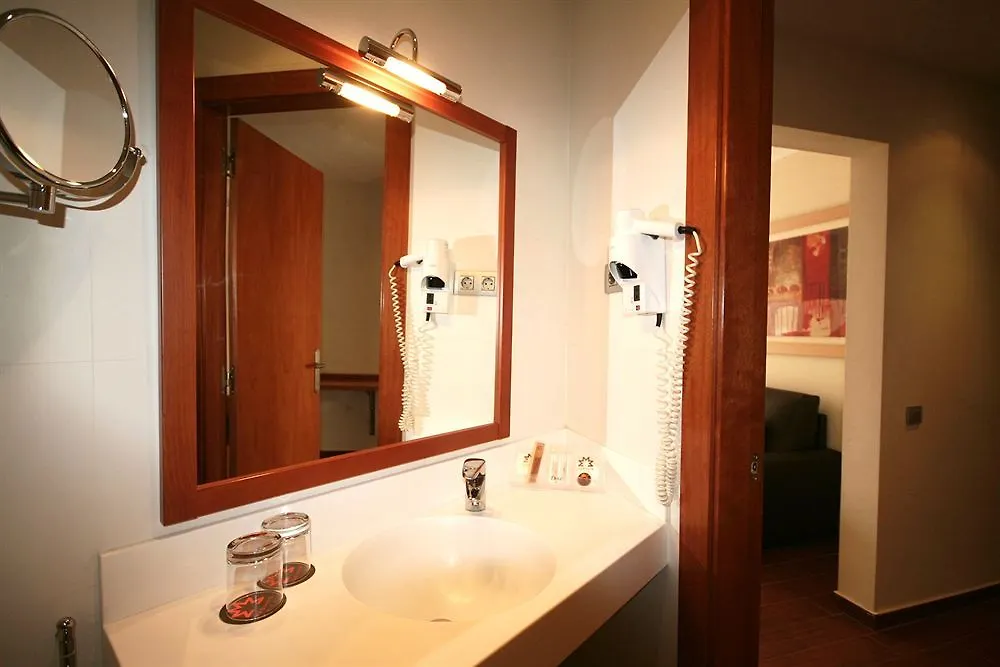 Apartamentos Turisticos Madanis L’Hospitalet de Llobregat Apartment