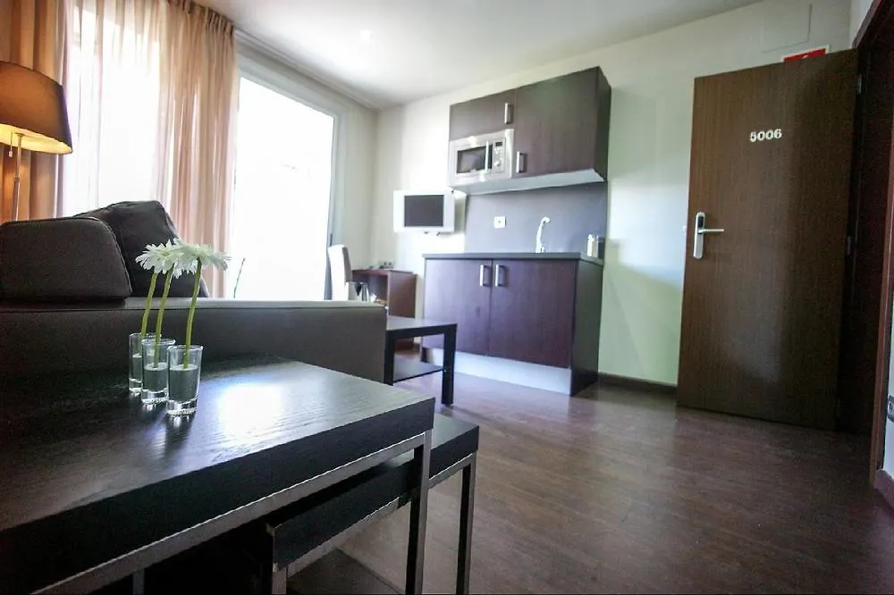 הוספיטלט דה יוברגאט Apartamentos Turisticos Madanis