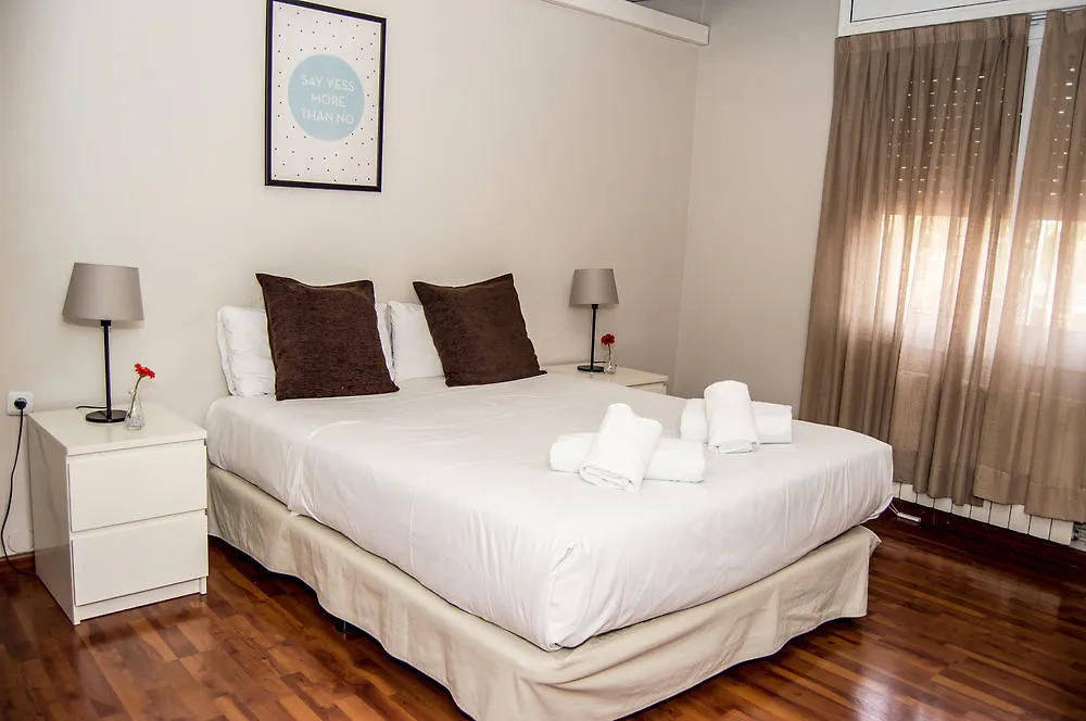 הוספיטלט דה יוברגאט Apartamentos Turisticos Madanis דירה