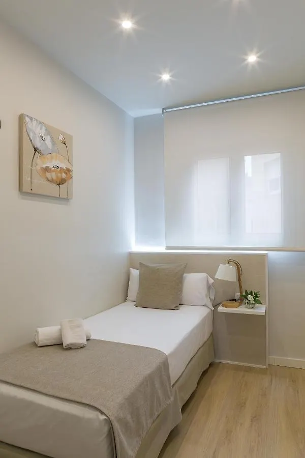 הוספיטלט דה יוברגאט Apartamentos Turisticos Madanis