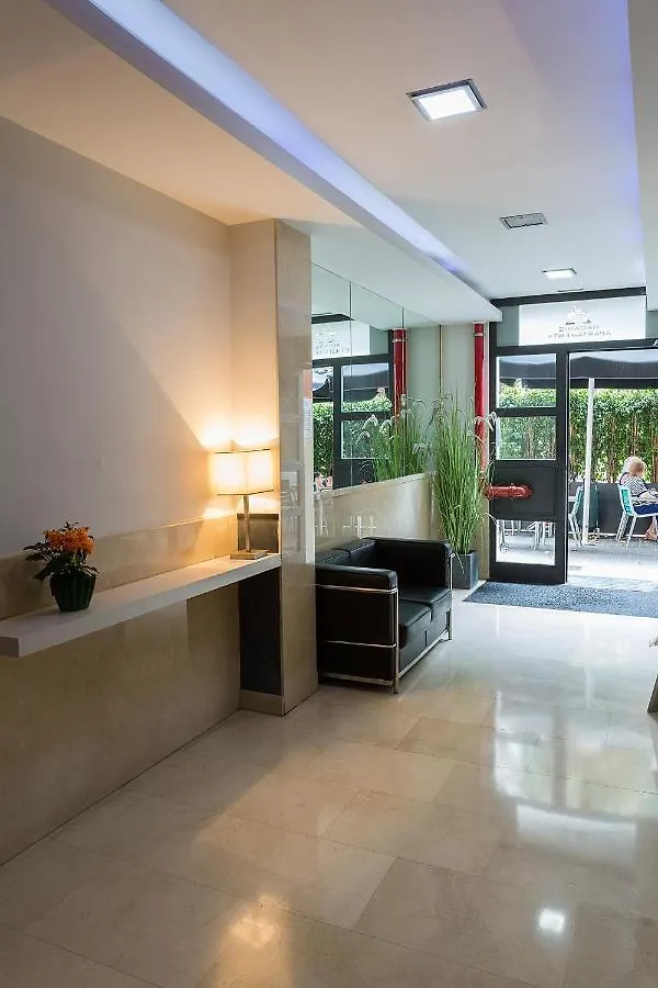 הוספיטלט דה יוברגאט Apartamentos Turisticos Madanis דירה הוספיטלט דה יוברגאט